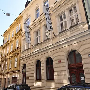 hotel-prague-star.praguehotelsweb.com/